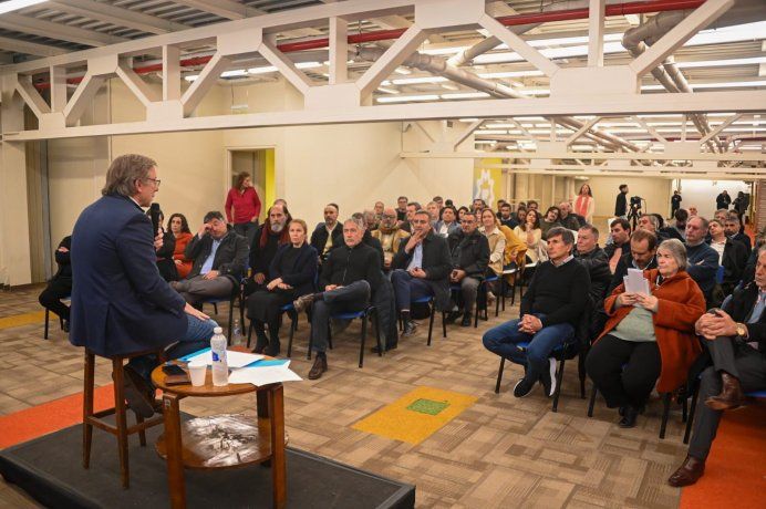 El ministro de Agricultura, Juan José Bahillo, encabezó el primer encuentro de la Mesa Agroalimentaria. 