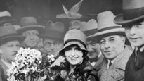 George Wilhelm Pabst con Louise Brooks, su musa, amante, e intructora de sexo para aplicar en el matrimonio.