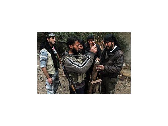 Rebeldes sirios lanzan cacería contra exaliados de Al Qaeda