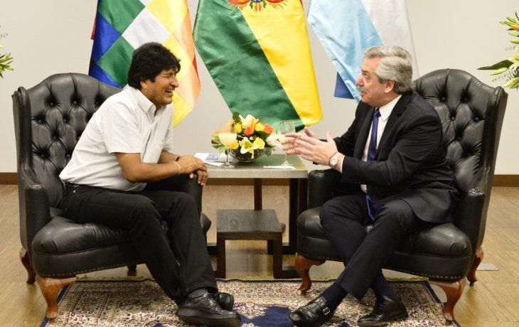 Evo Morales recibió a Alberto Fernández en un hotel de Santa Cruz de la Sierra donde se aloja el candidato presidencial argentino.