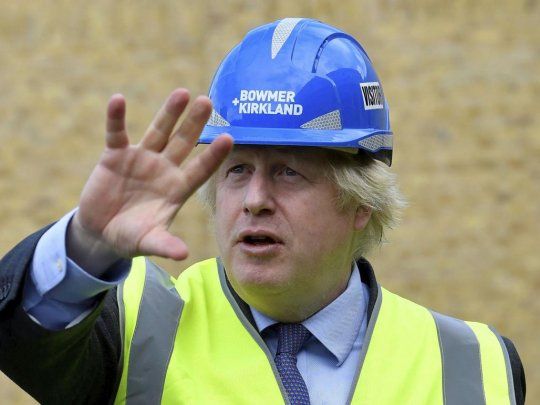 Boris Johnson, muy cuestionado por su gesti&oacute;n del coronavirus, remota el control de la agenda pol&iacute;tica con un nuevo enfrentamiento con la UE.