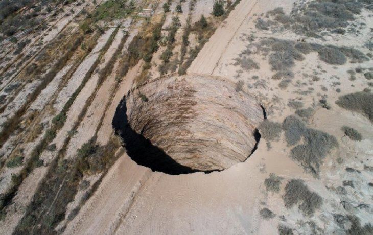 El enorme cráter en Chile ya dobló su tamaño y no para de crecer
