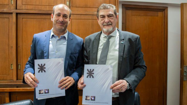 Carlos Cirimelo, Presidente de AECA y Ruben Soro, Rector de la UTN.