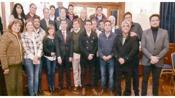 respaldo. Casas, durante su encuentro ayer con los diputados provinciales del Bloque Justicialista.