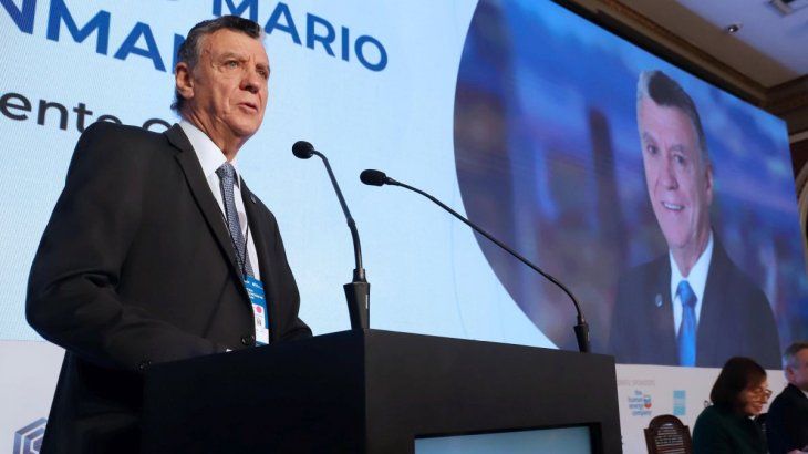 La Cámara Argentina de Comercio y Servicios (CAC), representada por su titular, Natalio Mario Grinman, asistió en la jornada de hoy a los actos de asunción de Javier Milei a la Presidencia de la Nación La Cámara Argentina de Comercio y Servicios (CAC), representada por su titular, Natalio Mario Grinman, asistió en la jornada de hoy a los actos de asunción de Javier Milei a la Presidencia de la Nación