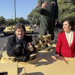 Javier Milei junto a Victoria Villarruel, en un desfile militar. Javier Milei junto a Victoria Villarruel, en un desfile militar.