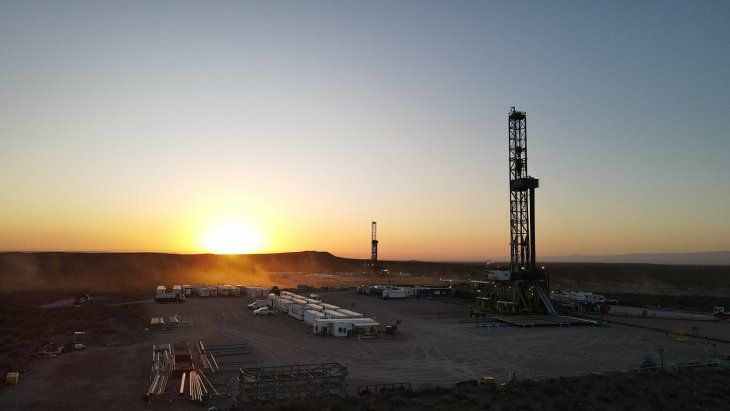 El principal motor del récord volvió a ser Vaca Muerta. Durante abril, la formación no convencional alcanzó por primera vez una producción de 616.400 barriles diarios. El principal motor del récord volvió a ser Vaca Muerta. Durante abril, la formación no convencional alcanzó por primera vez una producción de 616.400 barriles diarios.
