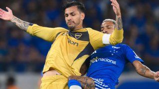 Leandro Paredes y Pereira en plena disputa Leandro Paredes y Pereira en plena disputa