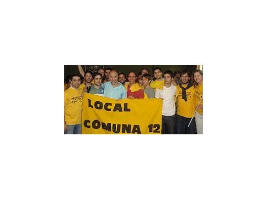 Horacio Rodríguez Larreta y un grupo de jóvenes PRO de los barrios de Coghlan, Saavedra, Villa Urquiza y Villa Pueyrredón cuando todavía peleaba por ser precandidato a jefe de Gobierno en 2011.