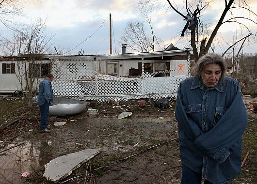 Tornados en EEUU dejan ya 35 muertos y hacen desaparecer un pequeño puebloTornados en EEUU dejan ya 27 muertos y hacen desaparecer un pequeño pueblo (foto 3)