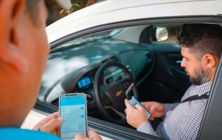Qué hay que hacer para tener en nuevo carnet de conducir en el celular