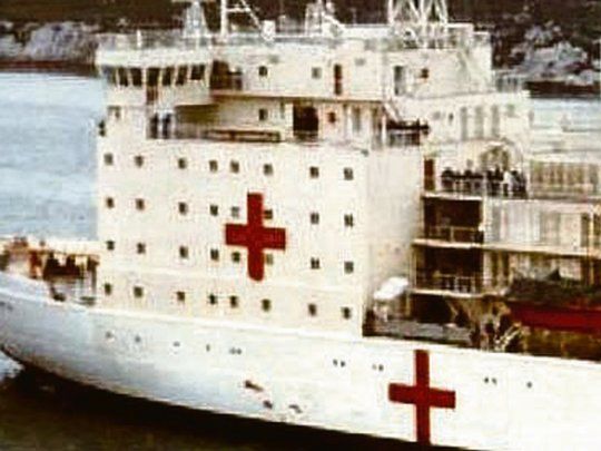 Recuerdo. El Irízar ya estuvo equipado y pintado como hospital militar durante la guerra de Malvinas. 