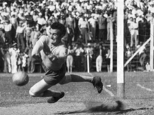 Amadeo Carrizo arquero fútbol histórico.jpg