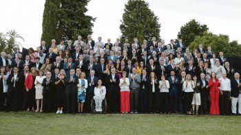 ALIENTO Y CORAJE. El Presidente recibió a los legisladores nacionales de Cambiemos en Olivos y pidió tener confianza en el camino adoptado.