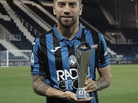 Papu Gómez, establecido en Italia, no quiere volver al país