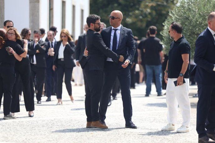 André Slot, coach of Liverpool, was in the farewell. André Slot, coach of Liverpool, was in the farewell.