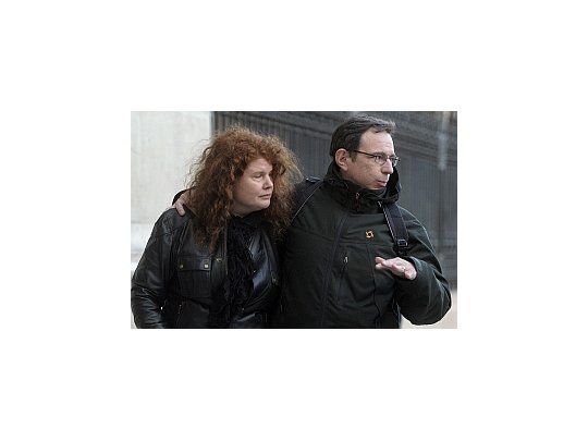 El padre de Angeles, Franklin Rawson, junto a su pareja.