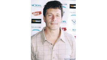 Cristian Bassedas quiere empezar su carrera como técnico, por eso planteó renunciar como mánager, pero la dirigencia se tiene confianza para convencerlo.