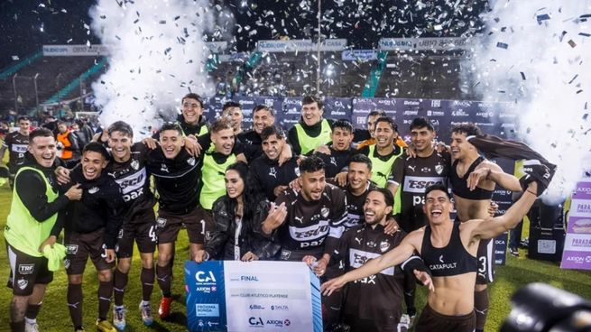 Platense venció a Atlético Tucumán en definición por penales y es finalista de la Copa Argentina. Además quedó con grandes posibilidades de jugar la Libertadores 2027.