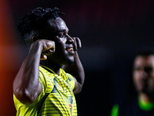 Duvan Zapata lleva dos goles en la Copa América.