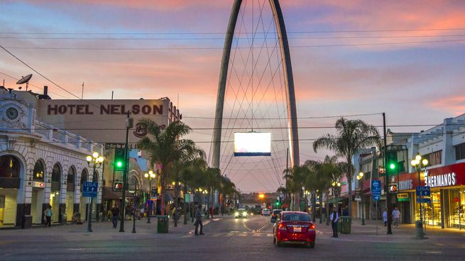 Nació en Tijuana, comenzó un pequeño negocio de jugo de uva y sin darse cuenta creó un megaimperio mexicano que compró Coca-Cola