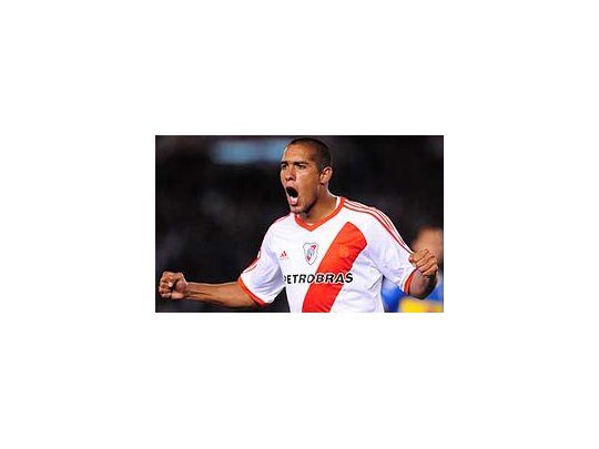 Jonatan Maidan festeja su gol ante Boca, en el torneo Apertura.