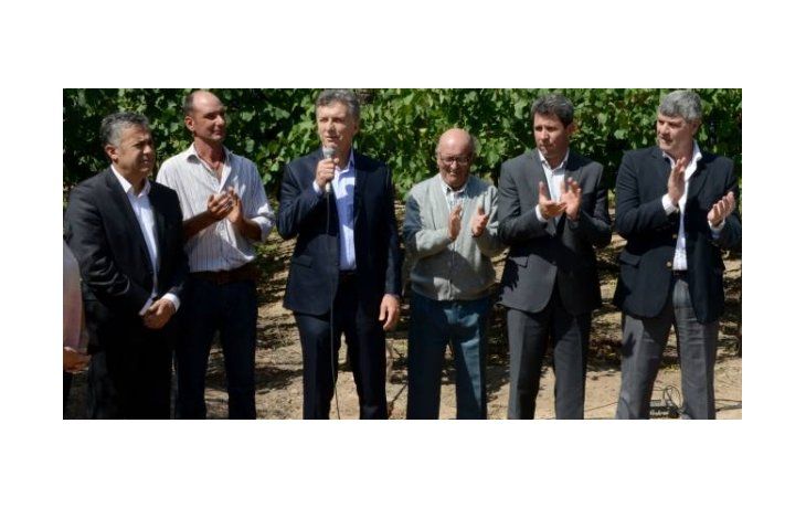 Macri estuvo junto a Cornejo, Uñac y Bruyaile.