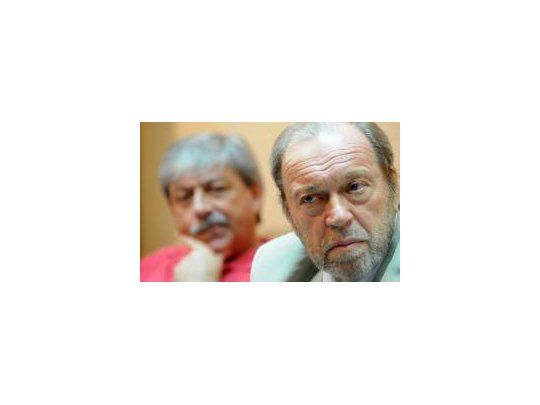 El titular de la Sociedad Rural, Hugo Biolcati. De fondo, su par de Federación Agraria, Eduardo Buzzi.