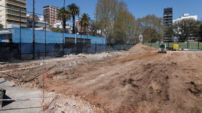 La obra abarca más de 9.700 m² de regeneración del espacio público.