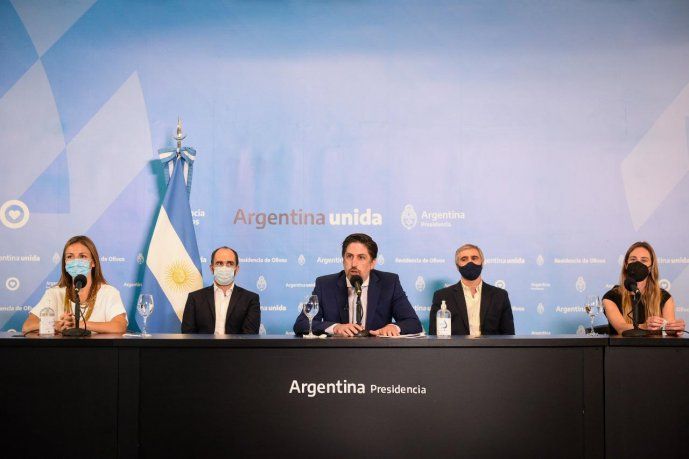 El ministro de Educación, Nicolás Trotta, brindó una conferencia de prensa junto a sus pares provinciales