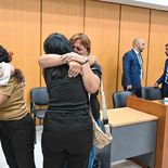 Condenaron a 3 años de prisión al anestesista que usó el celular en una cirugía y provocó la muerte de un nene de 4 años. Condenaron a 3 años de prisión al anestesista que usó el celular en una cirugía y provocó la muerte de un nene de 4 años.