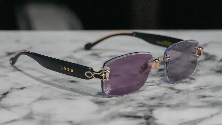Aura Prismatic, los exclusivos lentes que enamoraron a millones alrededor del mundo. Aura Prismatic, los exclusivos lentes que enamoraron a millones alrededor del mundo.