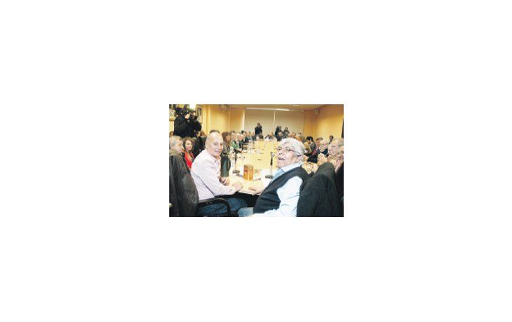 ámbito.com | Hugo Moyano debatió en la sede de la CGT con sus colegas Gerónimo Venegas (rurales), Amadeo Genta (municipales), Abel Frutos (panaderos) y Omar Plaíni (canillitas), entre otros, sobre el impacto de Ganancias.