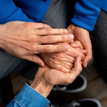 La pensión por fallecimiento garantiza ingresos a familiares directos del titular. La pensión por fallecimiento garantiza ingresos a familiares directos del titular.