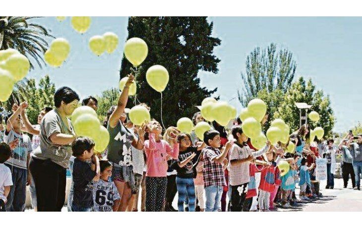 Símbolo. Durante los primeros días de la búsqueda, familiares y amigos de los submarinistas mendocinos realizaron en San Rafael una suelta de globos para pedir por la aparición de la nave.