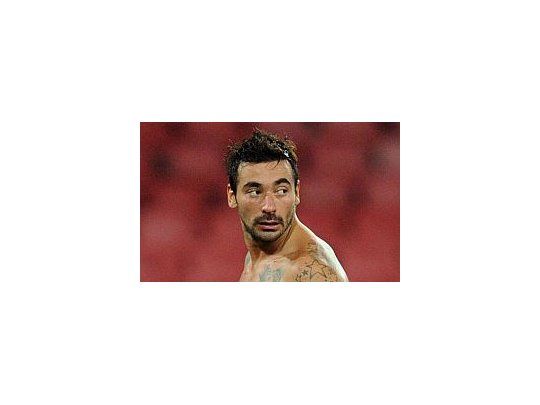 La Camorra estaría atras del robo a la novia de Lavezzi.