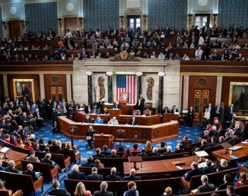 Para convertirse en ley la resolución tendría que ser aprobada por la Cámara de Representantes. Para convertirse en ley la resolución tendría que ser aprobada por la Cámara de Representantes.