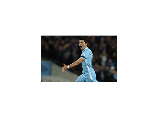 Agüero señaló el primer gol para el City, que es puntero.