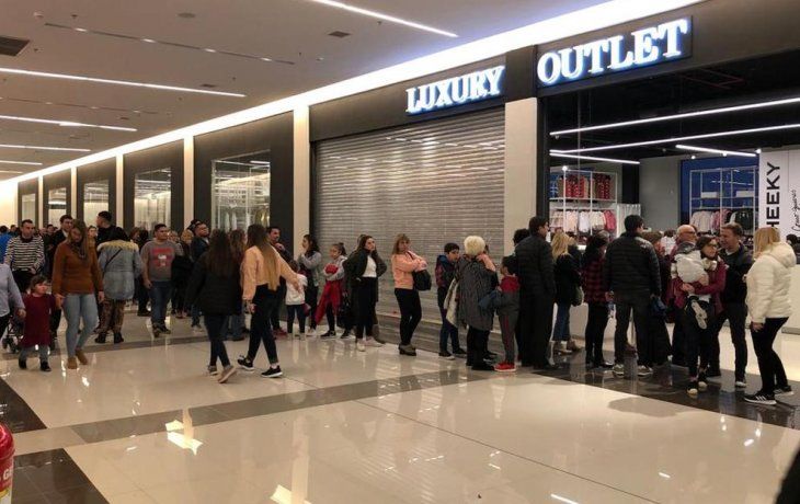 ámbito.com | Shopping Lujan Luxury outlet.jpg