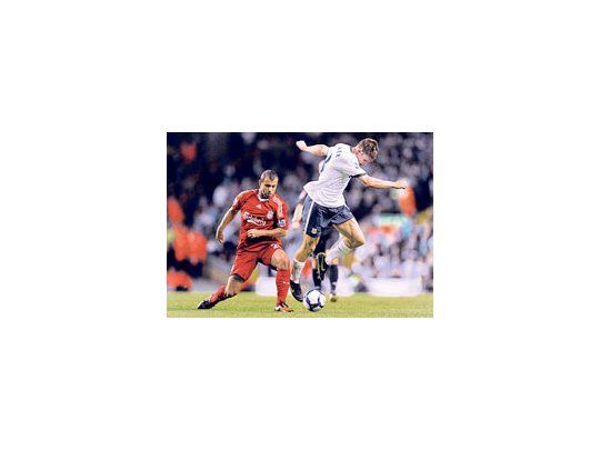 Javier Mascherano, luchando.