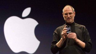 Actualmente se está subastando la tarjeta de visita de Steve Jobs.