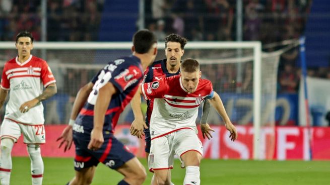 Santiago Ascacibar convirtió el agónico gol con el que Estudiantes de La Plata venció a Cerro Porteño en Asunción.