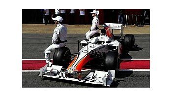 La escudería española Hispania presentó su F111, que comenzará a rodar mañana y tomará parte del Mundial de la Fórmula 1.