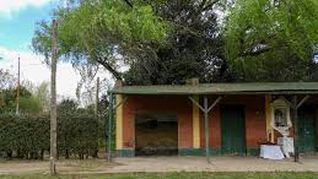 Caminar por calles de tierra, comer en un bodegón centenario, visitar una capilla rural y disfrutar de una fiesta popular en Buenos Aires.