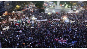 ámbito.com | Las argentinas van al primer paro internacional de mujeres en reclamo de sus derechos