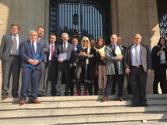 Los Fiscales de Estado de 15 provincias, con agenda movida: elevarán ante la Corte y ante el Gobierno nacional la disconformidad por el monto de la compensación definido por la Casa Rosada para cumplir con la cautelar del máximo tribunal nacional.
