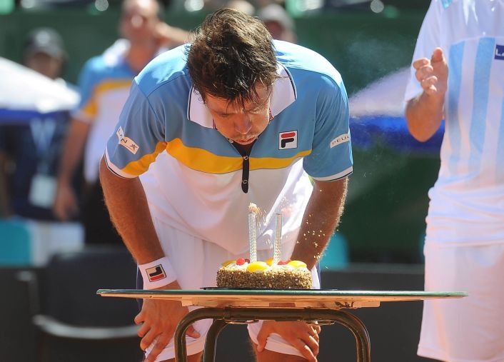 Carlos Berlocq festejó su cumpleaños en la cancha.