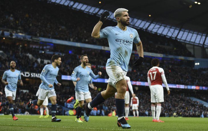 Sergio Agüero convirtió por triplicado y suma 14 en la Premier League.