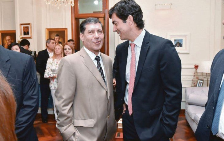 Intenso. El calendario anticipado no da respiro a los mandatarios. Antes de fin de año Urtubey visitó a Casas en La Rioja, Schiartti inauguró obras y Vidal se mostró en Mar del Plata.