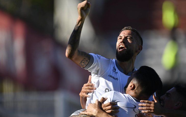 Argentinos se llevó un triunfo del pirmer duelo ante San Lorenzo